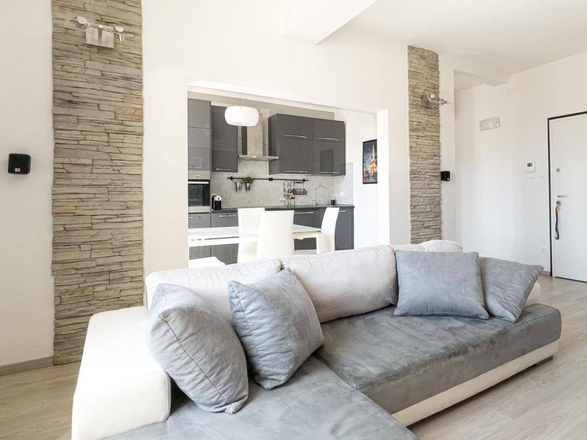 Luxury Apartment Next To The Francescana Modena Bagian luar foto