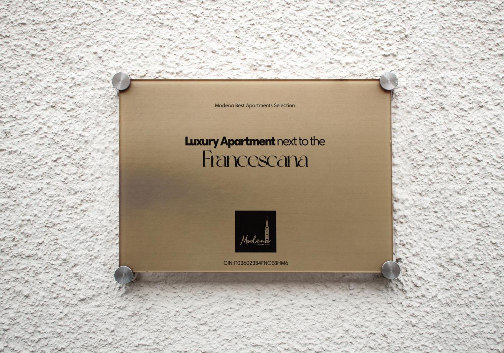 Luxury Apartment Next To The Francescana Modena Bagian luar foto